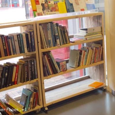 <a title='Bekijk details Boekenruilkast Cafe Maximas' href='https://zwerfboek.nl/zwerfplek/boekenruilkast-cafe-maxima-s'>Boekenruilkast Cafe Maxima's</a>
