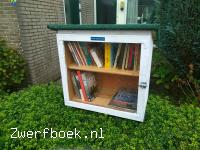  zwerfboek Minibieb Publieke Werken.