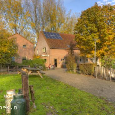 <a title='Bekijk details Zwerfboekenstation Kinderboerderij Cantecleer' href='https://zwerfboek.nl/zwerfplek/zwerfboekenstation-kinderboerderij-cantecleer'>Zwerfboekenstation Kinderboerderij Cantecleer</a>